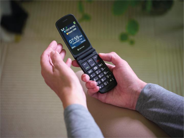 Actual product image Denver Mobile BAS-24600L (2.40", 0.30 Mpx, 4G)