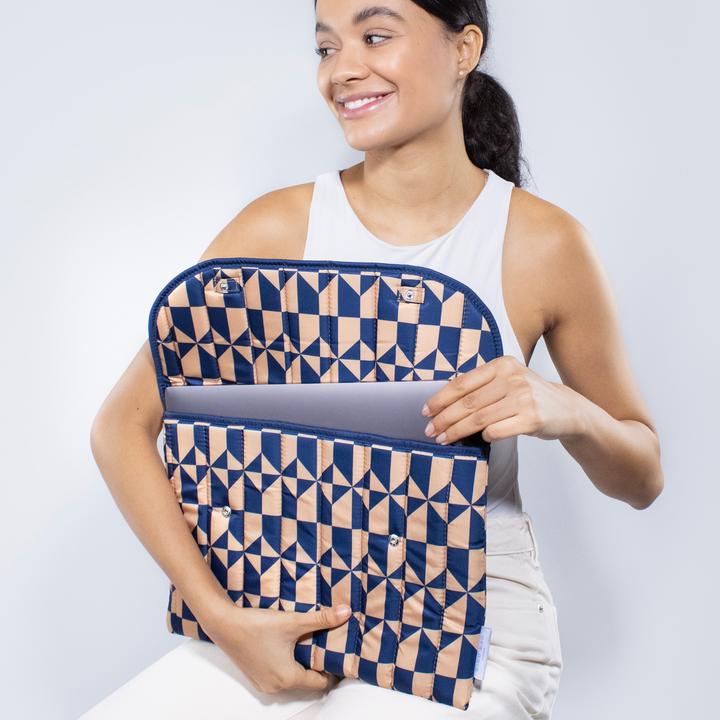 Produktbild Kind Bag Laptop Sleeve 16" Navy Coffee (16")