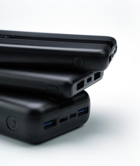 Immagine prodotto Techly Caricabatterie della banca di potenza 10000mAh 2x USB 1x USB-C con cavo USB-C (10000 mAh, 10 W, 37 Wh)