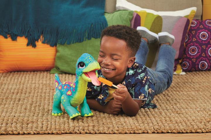 Actual product image FurReal Snackin’ Sam the Bronto (33 cm)