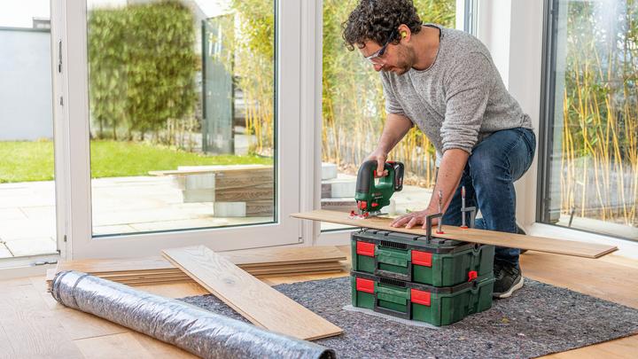 Produktbild Bosch Home & Garden UniversalSaw 18V-100