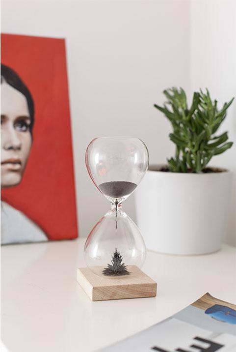 Actual product image Kikkerland Besondere Sanduhr (ø 7 x 16 cm)