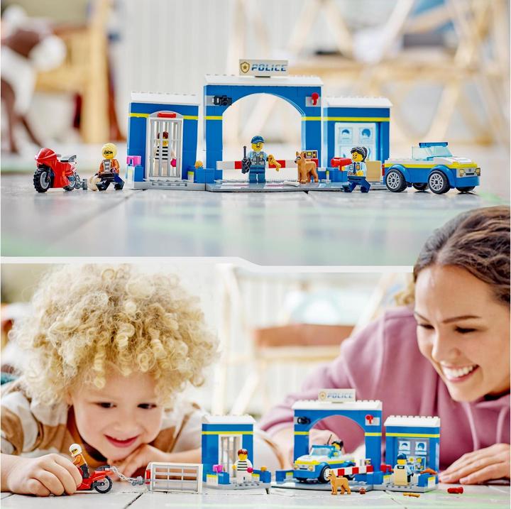 Produktbild LEGO Ausbruch aus der Polizeistation (60370, LEGO City)