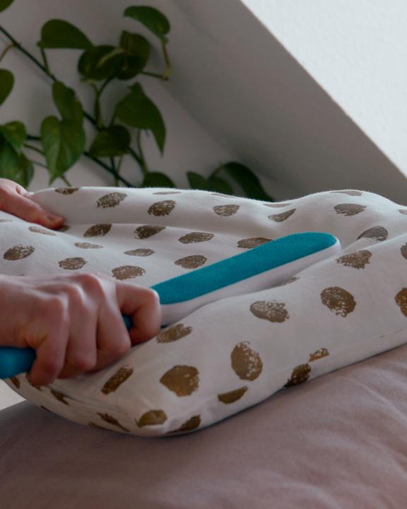 Actual product image Esmée Pet hair remover Lint brush