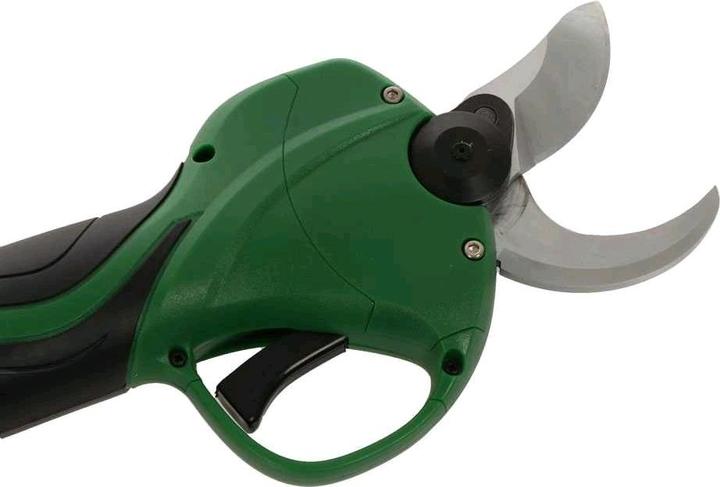 Produktbild GreenBay TopCut 32 AkkuBaumschere2 Akkus 168V