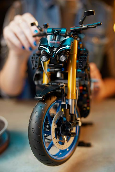 Actual product image LEGO Yamaha MT-10 SP (42159, Technic) (42159, LEGO Technic)