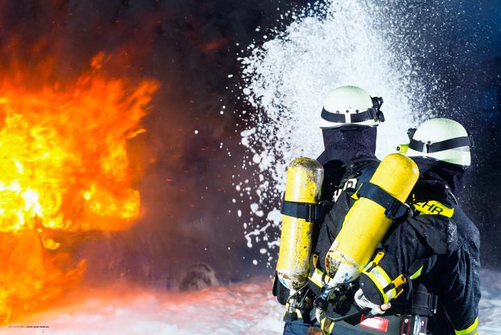 Produktbild CoverYourDesk Schreibtischunterlage Feuerwehr im Einsatz