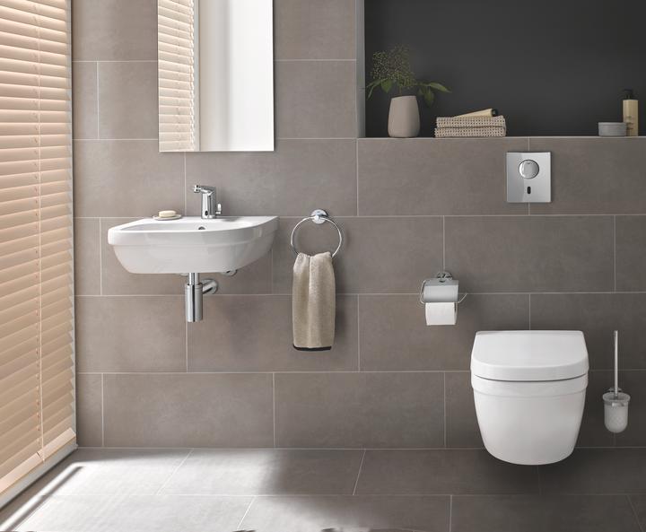 Actual product image Grohe Eurosmart CE infrared washbasin faucet with temperature regulation
