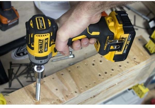 Image du produit DeWalt DCK266P2-QW 18V Combo Kit (Fonctionnement sur batterie)