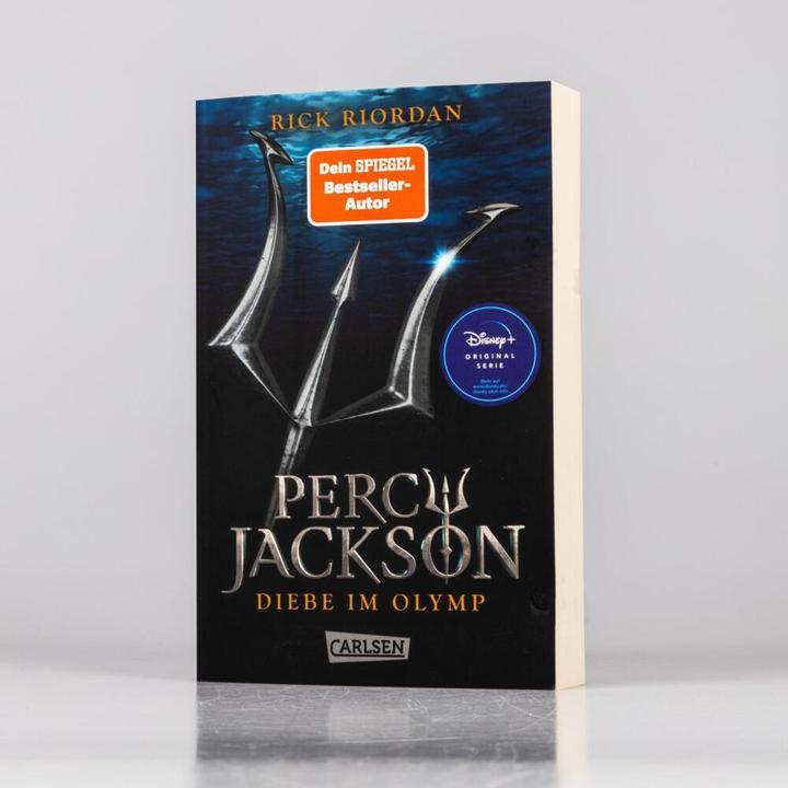 Immagine prodotto Percy Jackson 1: Diebe im Olymp | Sonderausgabe mit Filmbildern zum Serienstart (Tedesco, Rick Riordan., 2023)