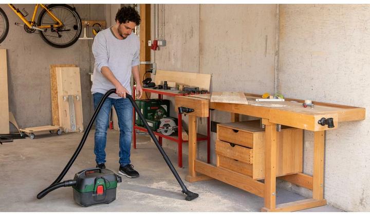 Actual product image Bosch Home & Garden AdvancedVac 18V-8 (Wet dry vacuum cleaner)
