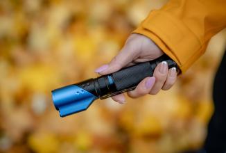 Actual product image Newell FL1000LUV USB-C taktische Taschenlampe mit UV und Laser (15 cm, 1000 lm)