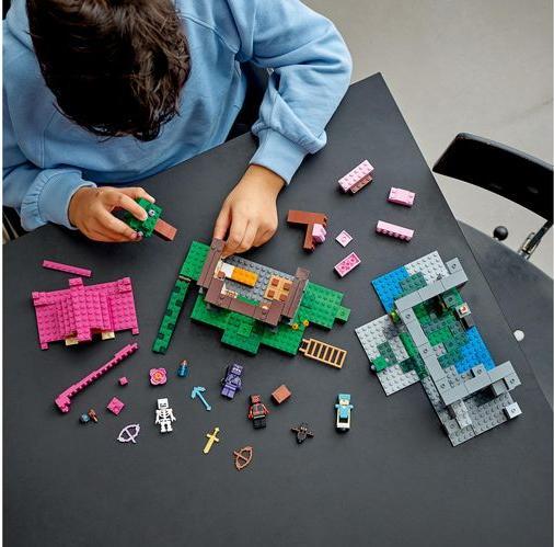 Produktbild LEGO Das Trainingsgelände (21183, LEGO Minecraft)