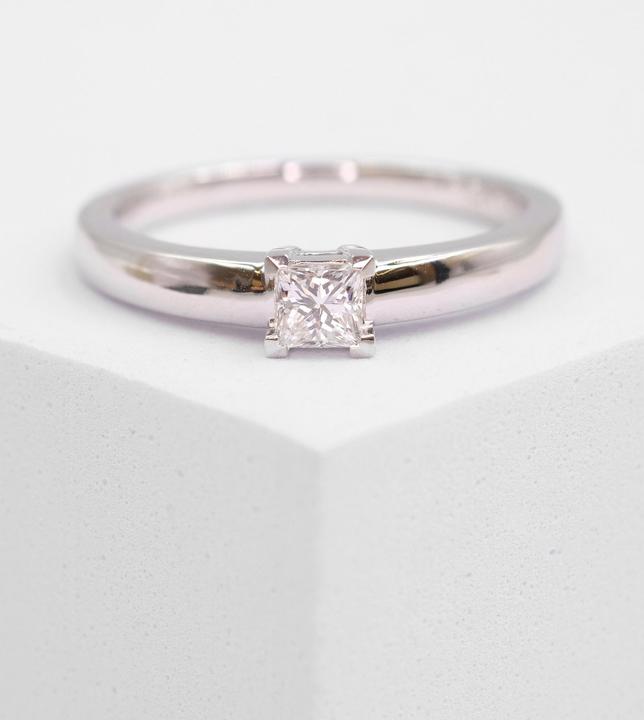 Actual product image Muau Solitaire (56, 750/18 K Gold)