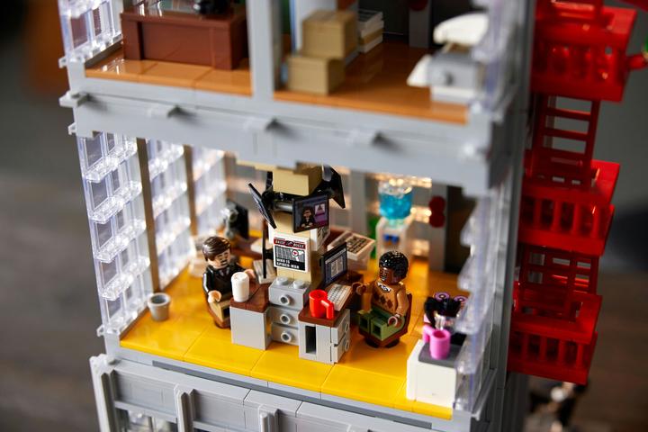 Immagine prodotto LEGO Daily Bugle (76178, LEGO Marvel, Set LEGO rari)