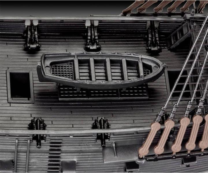 Actual product image Revell Black Pearl