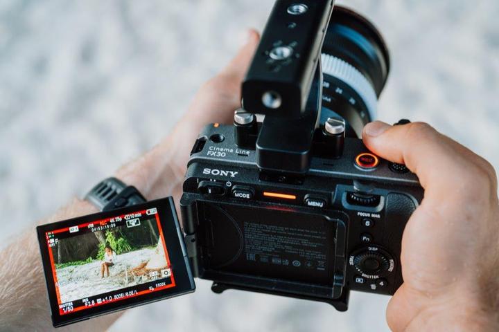 Image du produit Sony FX30 Cinema Line Handle Kit (26 Mpx, 120p)