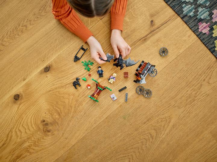 Produktbild LEGO Hogwarts: Kutsche mit Thestralen (76400, LEGO Harry Potter)