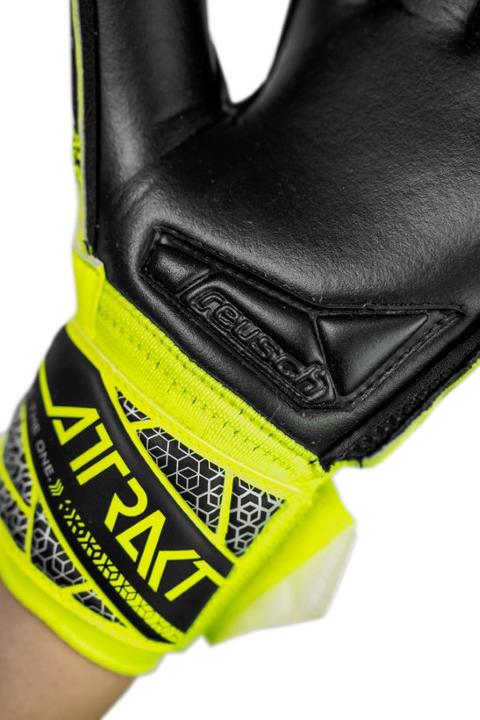 Actual product image Reusch Attrakt Silver Junior (3)