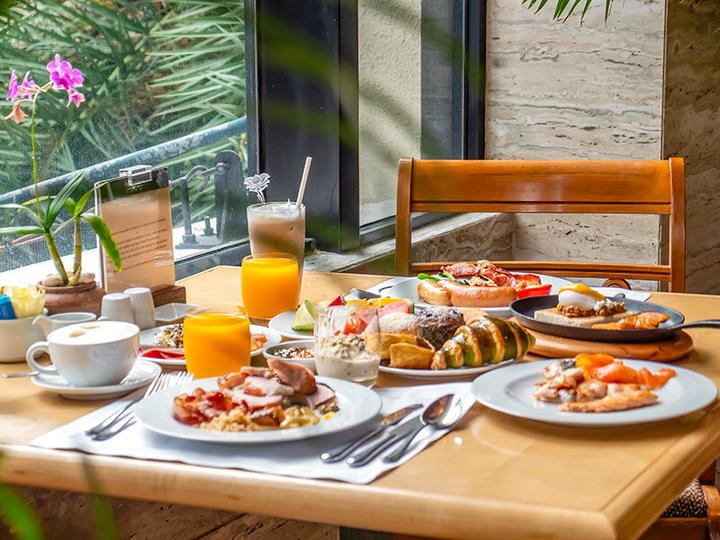 Produktbild Smartbox Frohe Weihnachten: 1 Übernachtung mit Abendessen (2 Pers.)