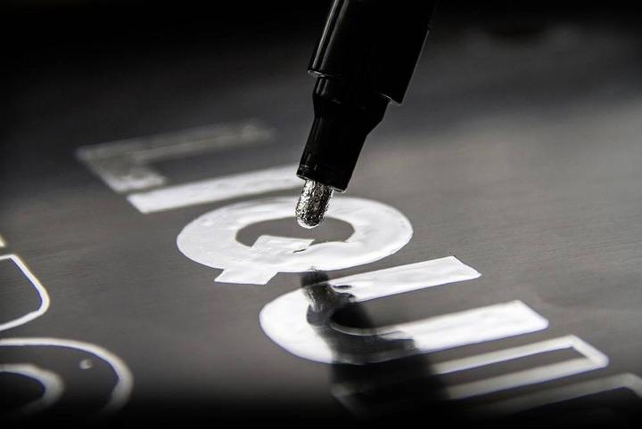 Produktbild Molotow Liquid Chrome Marker Calligraphy Set (Rundspitze 1,0mm und Kalligrafiespitze 3,0mm, Spezialt (Schwarz, 3 mm, 2 x)