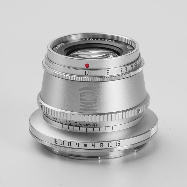 Actual product image TT 35mm f1.4 Leica L Sigma Panasonic Mount APS-C silver (Sony E, Fujifilm Fujica-X, APS-C / DX)
