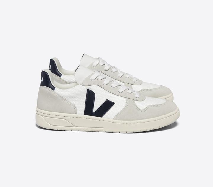 Actual product image Veja V-10 (43)
