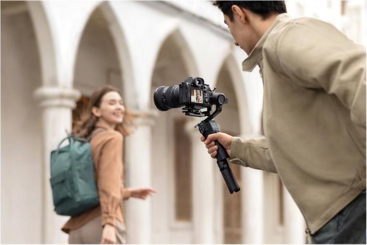 Immagine prodotto DJI RS3 Mini (Fotocamera di sistema, 2 kg)