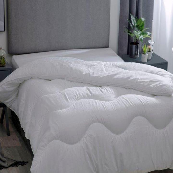 Immagine prodotto Belledorm Piumino Hotel Suite 45 Tog (Copripiumino, 225 x 220 cm, 260 x 220 cm, 135 x 200 cm, 200 x 200 cm)
