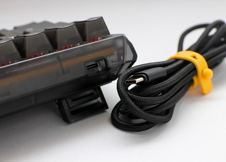 Produktbild Ducky One 3 Aura Black Mini Gaming Tastatur, RGB LED - Gateron Baby Kangaroo (US) (US, Kabelgebunden)