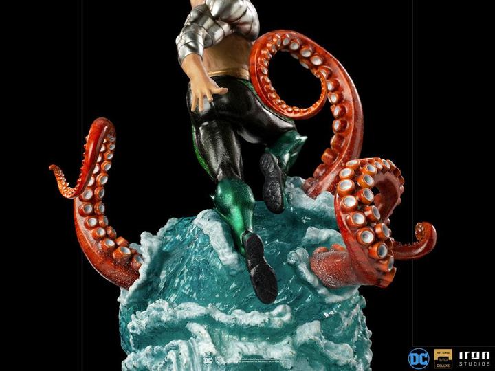 Actual product image Iron Studios DC Comics statuette 1/10 Deluxe Art Scale Aquaman 26 cm