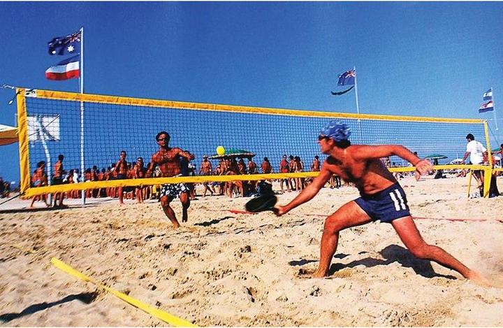 Huck Beach tennis tournament net