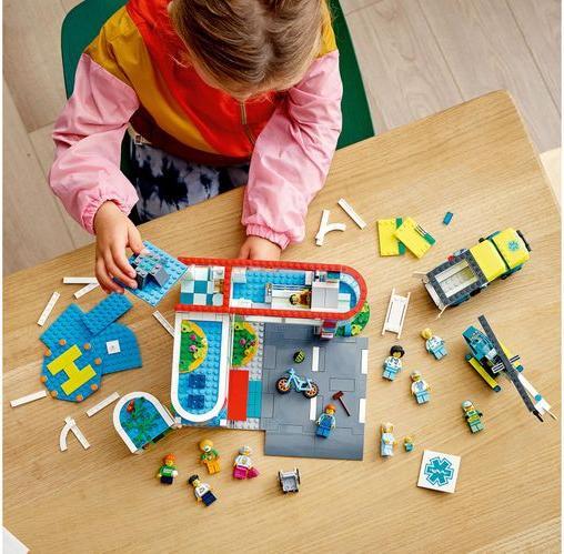 Produktbild LEGO Krankenhaus (60330, LEGO City)