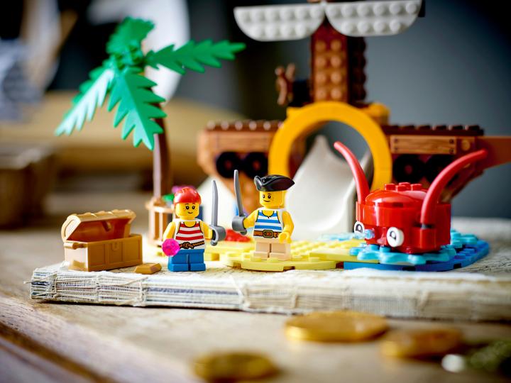 Produktbild LEGO Piratenschiff-Spielplatz (40589)