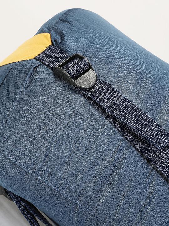 Actual product image Meru Kunstfaserschlafsack Isar 6 Comfort 42x21cm 1350g (210 cm)