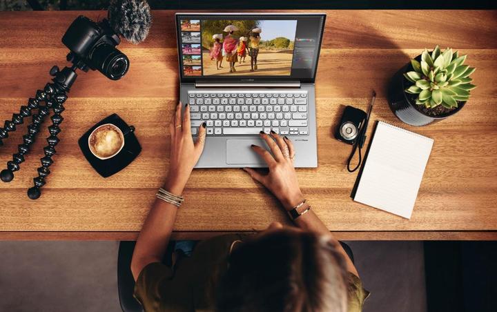 Produktbild ASUS VivoBook S13 S330FA-EY129T (13.30", Intel Core i5-8265U, 8 GB, 512 GB, CH)