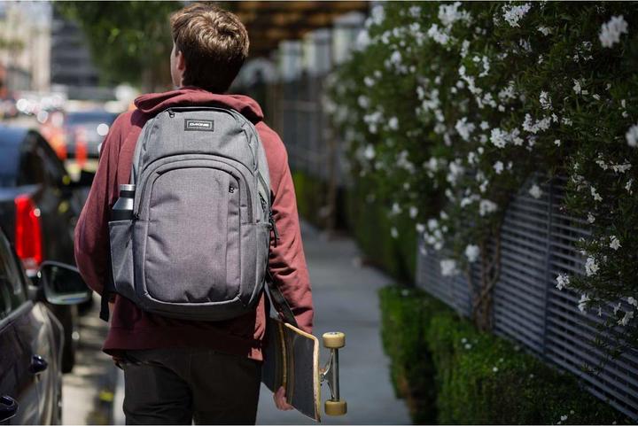 Actual product image Dakine Campus (33 l)