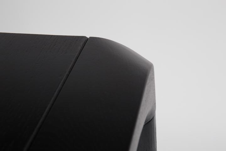 Actual product image Zuiver Storm (180 x 90 x 75 cm)