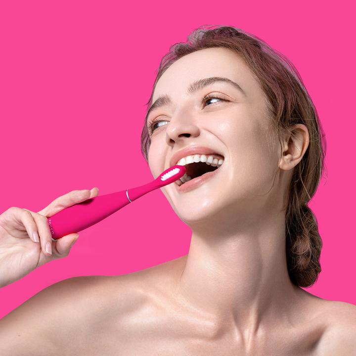 Actual product image Foreo Sonic Toothbrush Issa 3 Fuchsia (Sonic toothbrush)