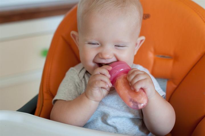 Produktbild Nuby Easy Squeezy Feeder (1 x, ab 6 Monaten)
