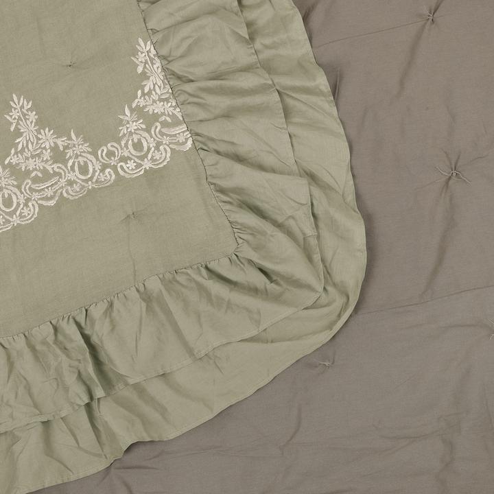 Actual product image Loberon Quilt Therese green (H, 240 cm)