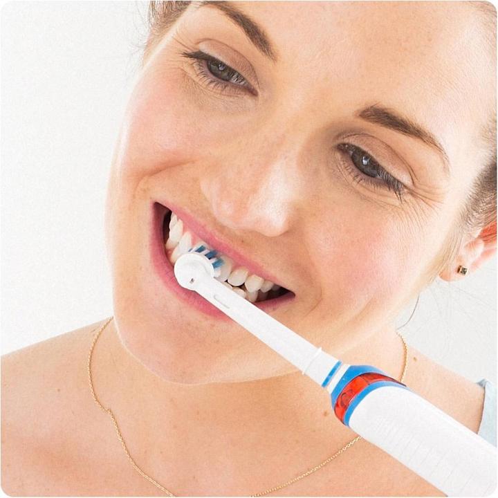 Actual product image Oral-B CrossAction (5 x)