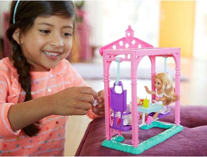 Image du produit Barbie Club Chelsea Doll and Pet Picnic