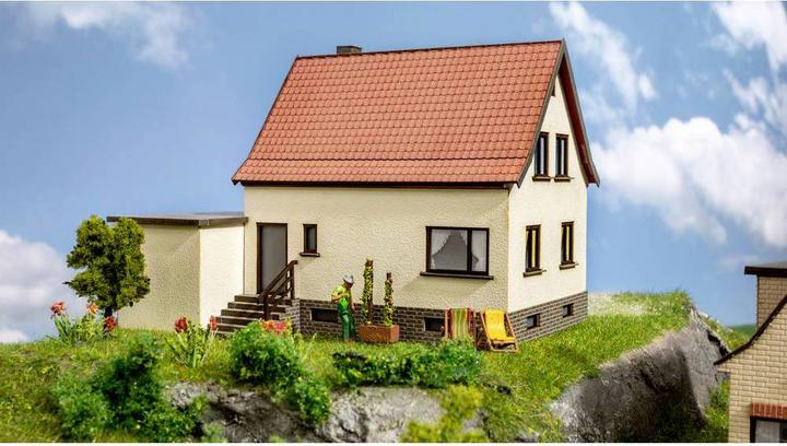 Immagine prodotto Noch H0 Casa di abitazione con garage