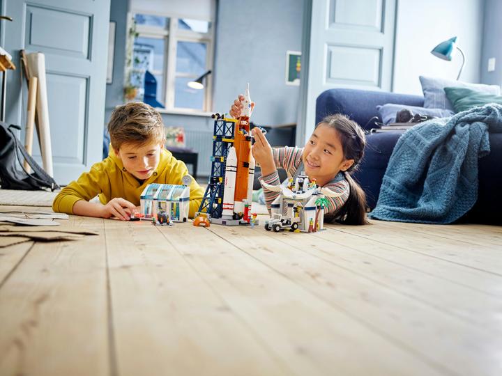 Actual product image LEGO Space Centre (60351, LEGO City, LEGO Rare Sets)