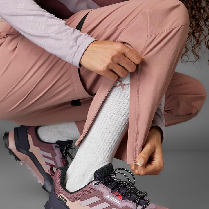 Produktbild adidas Women's Utilitas ZO Pants (36)