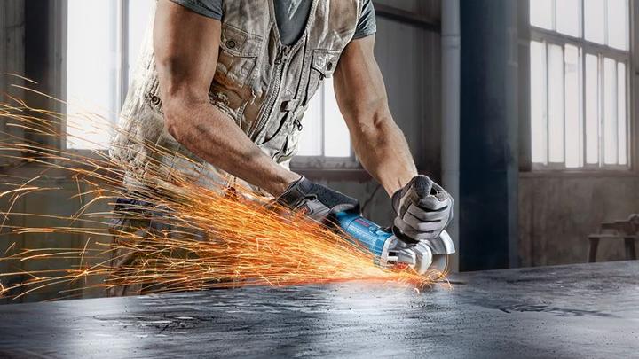 Produktbild Bosch Professional Combo Kit: 2-tlg. Winkelschleifer-Set: GWS 22-230 J + GWS 880 in Koffer (100 mm)