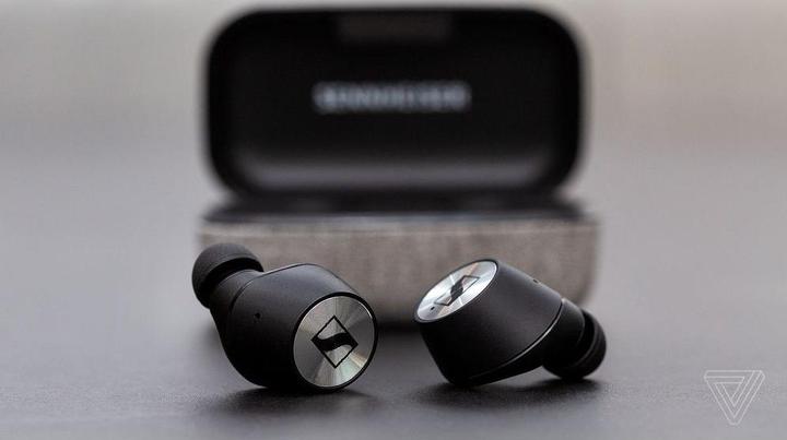 Produktbild Sennheiser Momentum (4 h, Kabellos)