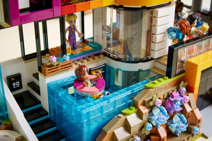 Actual product image LEGO Andrea's Modern Mansion (42639, LEGO Friends)