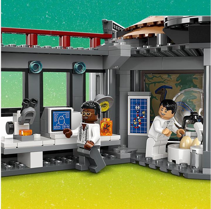 Actual product image LEGO Attack of the T. rex and the raptor on the visitor centre (76961, LEGO Jurassic World)